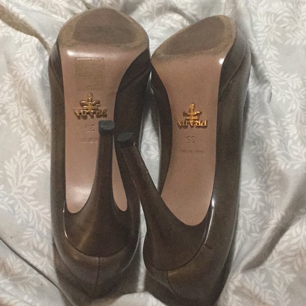 Authentic Prada heels - Picture 11 of 15